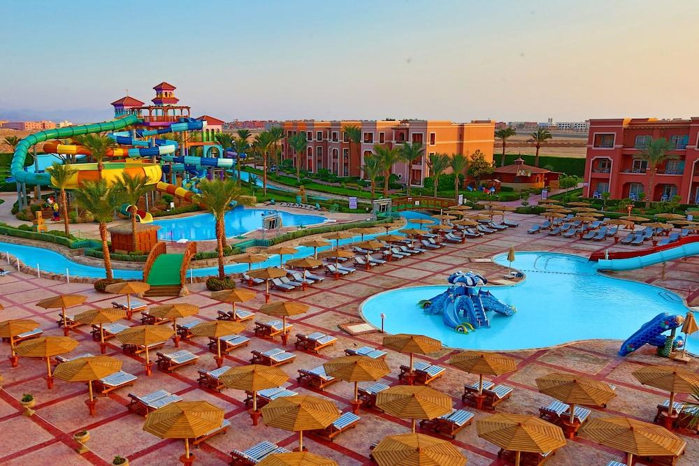 Charmillion Club Aquapark Hotel Sarm es-Sejk Kültér fotó Aqua Park at Hilton Sharm El-Sheikh Resort
